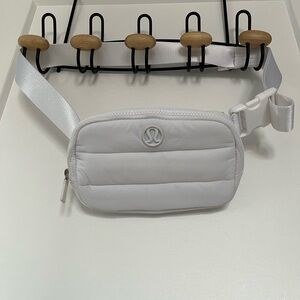 Lululemon Everywhere Belt Bag Wunder Puff 1L